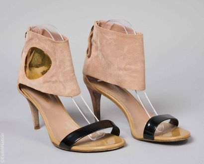 SERGIO ROSSI
PAIRE DE BOTTINES en cuir à...