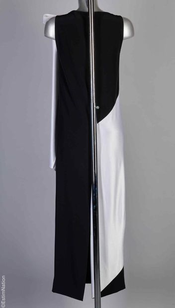 PIERRE CARDIN FIN 1990
ROBE DU SOIR en crêpe...