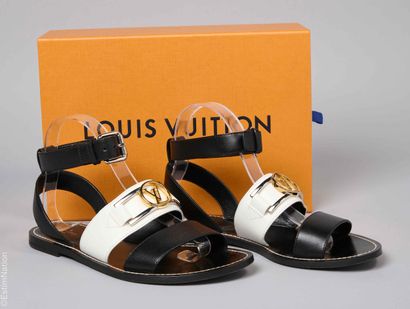 LOUIS VUITTON
PAIRE DE SANDALES 