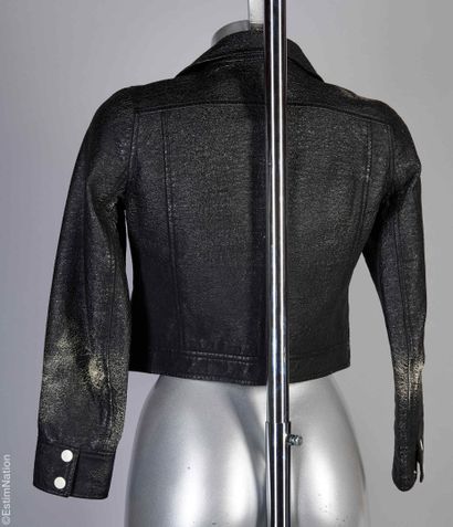 COURREGES
BLOUSON iconique en vinyle noir,...