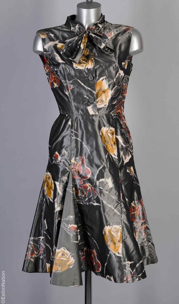 ANONYME CIRCA 1955/60
ROBE en taffetas de...