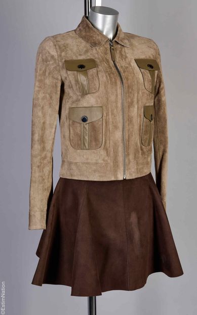 LONGCHAMP
COURTE VESTE en peau taupe zippée,...