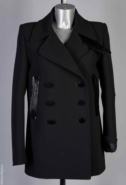 BARBARA BUI
CABAN en polyester noir, patte...