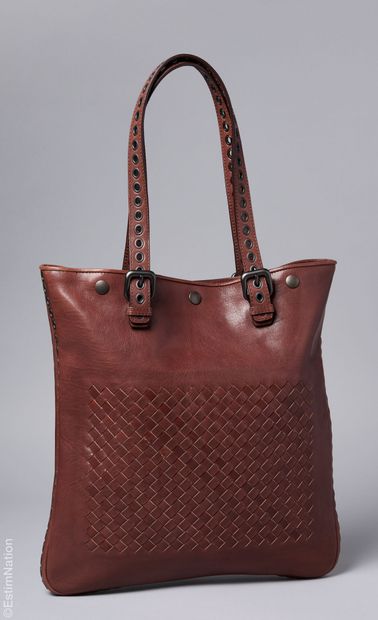 BOTTEGA VENETA
SAC en cuir vieilli chocolat...
