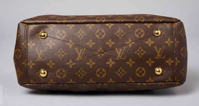 LOUIS VUITTON (2016)
SAC 