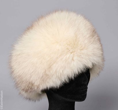 ANONYME VINTAGE
TROIS TOQUES en renard :...