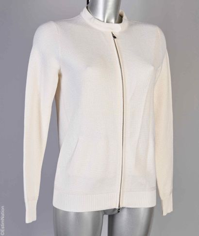 LORO PIANA
GILET zippé en tricot de soie...