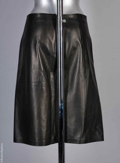 ARTHUR & FOX
Black plunged lambskin leather...
