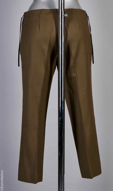 PRADA
Short pants in shaped khaki wool, side...