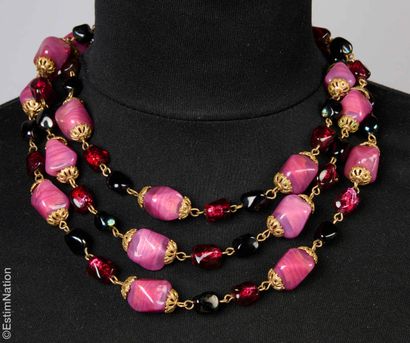 ANONYME CIRCA 1950/60
COLLIER à trois rangs...
