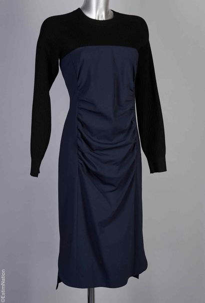 SPORTMAX
ROBE bi matière en haut et manches...