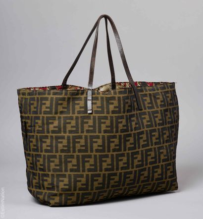 FENDI
CABAS réversible en toile façonnée...