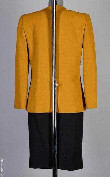 PIERRE CARDIN FIN 1990
ENSEMBLE en crêpe...