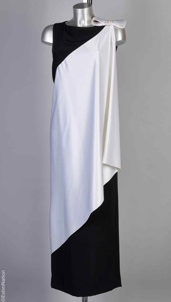 PIERRE CARDIN FIN 1990
ROBE DU SOIR en crêpe...