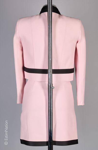 VERSACE
ENSEMBLE en laine et soie rose pâle...