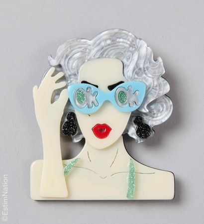 ANONYME
BROCHE en résine polychrome représentant...