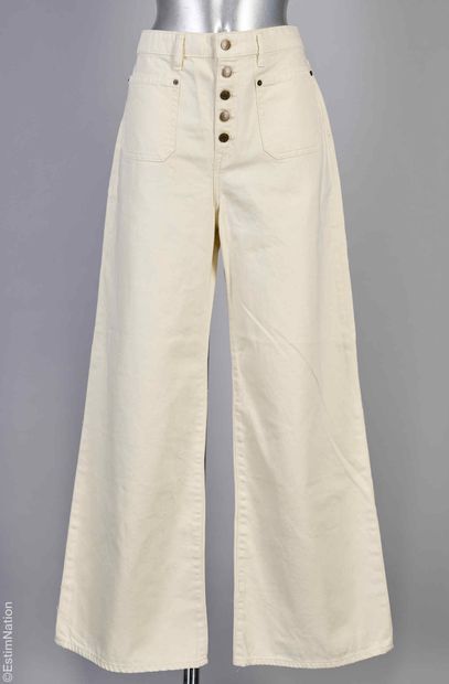 EMMANUELLE KHAHN (1991), RALPH LAUREN
TEE...