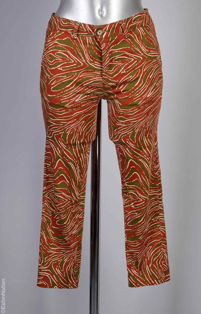 HOD
SIX PANTALONS en coton stretch imprimé...