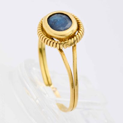BAGUE OR SAPHIR
Bague en or jaune 18K (750/°°)...