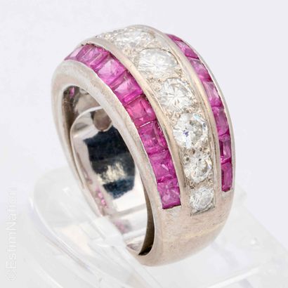 BAGUE OR DIAMANTS ET RUBIS
Bague jonc en...