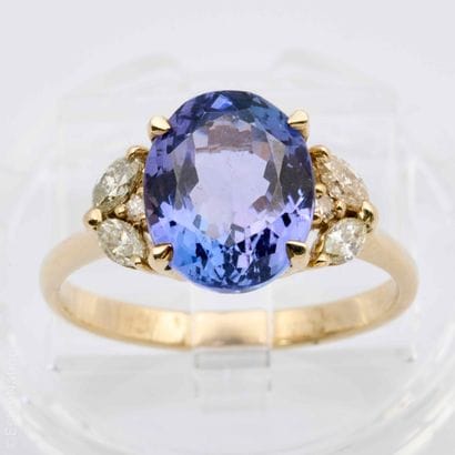 BAGUE TANZANITE DIAMANTS 
Bague en or jaune...