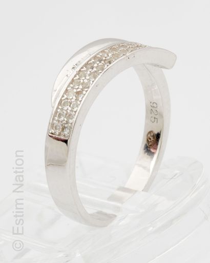 BAGUE ARGENT ET TOPAZES
Bague en argent (...