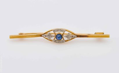 BROCHE OR JAUNE ET SAPHIR
Broche barrette...