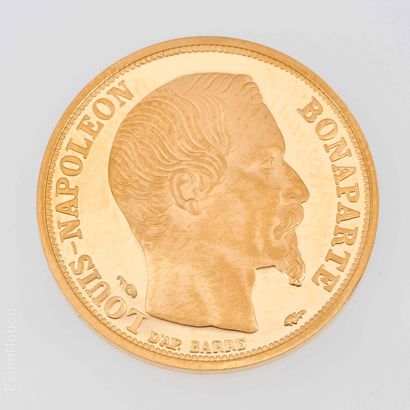 NUMISMATIQUE 
Ensemble de trois pièces commémoratives...