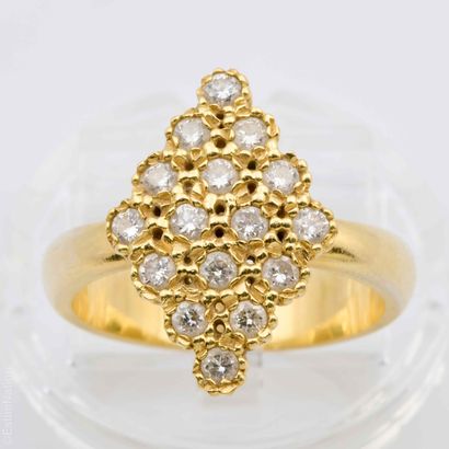 BAGUE OR JAUNE ET DIAMANTS
Bague en or jaune...