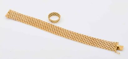 DEMIE PARURE EN OR JAUNE : BRACELET ET BAGUE
Demie...