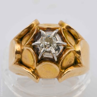 BAGUE PLATINE OR JAUNE ET DIAMANT
Bague dôme...