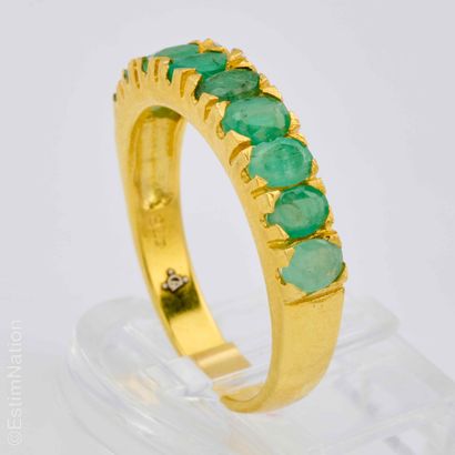 BAGUE EMERAUDES
Bague en argent doré 925/°°rehaussée...