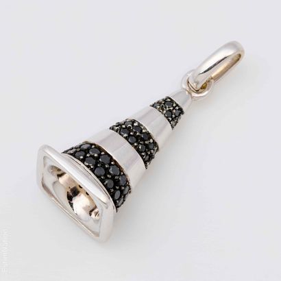 PENDENTIF OR GRIS ET DIAMANTS NOIRS
Pendentif...
