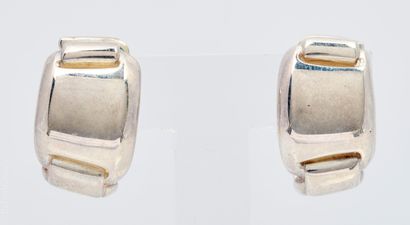 HERMÈS
Paire de boucles d'oreilles en argent...