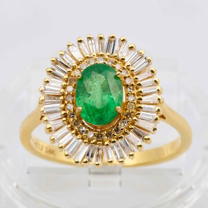 BAGUE GRENAT VERT DIAMANTS 
Bague en or jaune...