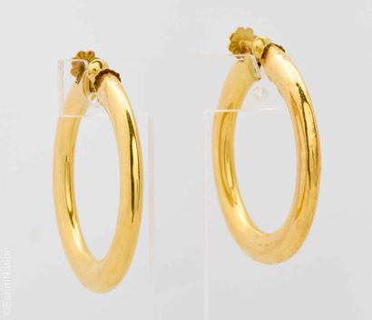 ANNEAUX D'OREILLES OR JAUNE
Paire d'anneaux...