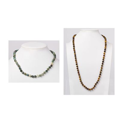 COLLIERS PIERRES DURES 
Lot de deux colliers...
