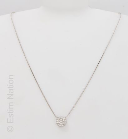 COLLIER ARGENT ET TOPAZES
Collier en argent...