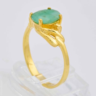 BAGUE EMERAUDE
Bague en argent doré 925/°°...