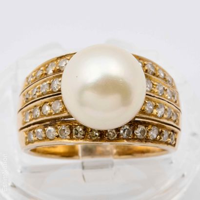 BAGUE OR JAUNE PERLE DE CULTURE
Bague en...