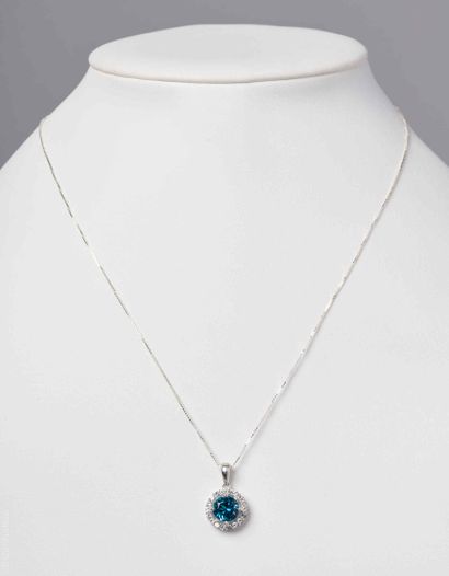 COLLIER TOPAZES
Collier en argent 925/°°composé...
