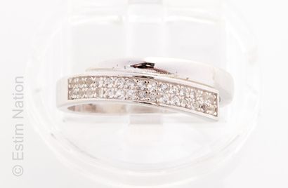 BAGUE ARGENT ET TOPAZES
Bague en argent (...
