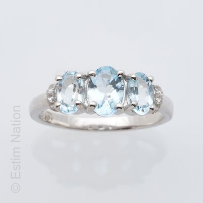 BAGUE ARGENT ET AIGUE MARINE
Bague en argent...