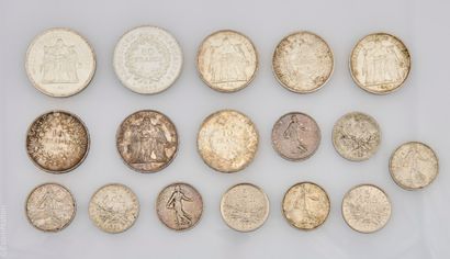 NUMISMATIQUE
Ensemble de pièces en argent...