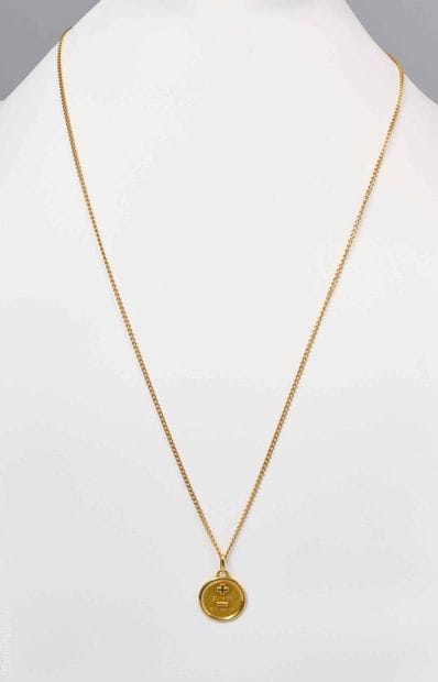 CHAINE ET PENDENTIF MEDAILLE SENTIMENTALE
AUGIS...