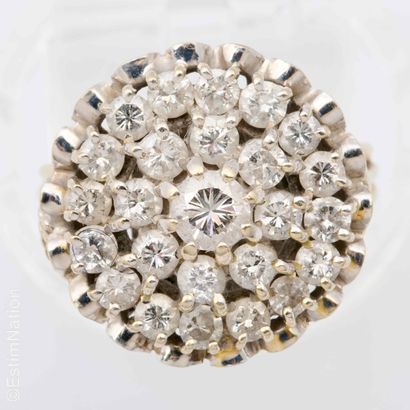 BAGUE OR GRIS ET DIAMANTS
Bague en or gris...