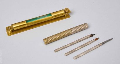 SCIENTIFIC INSTRUMENTS
Set including : 
-...