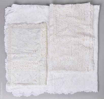 HOUSEHOLD LINEN - LACE AND EMBROIDERY
Set...