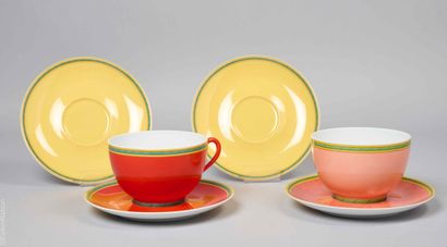 HERMÈS PARIS 
Deux tasses à déjeuner modèle...