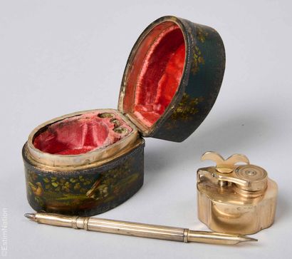 ARTS DECORATIFS - XVIIIe SIECLE 
Petit nécessaire...